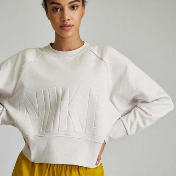 Nike Sweaters - Nike Sweatshirt W NK TOP VERSA CREW size Large